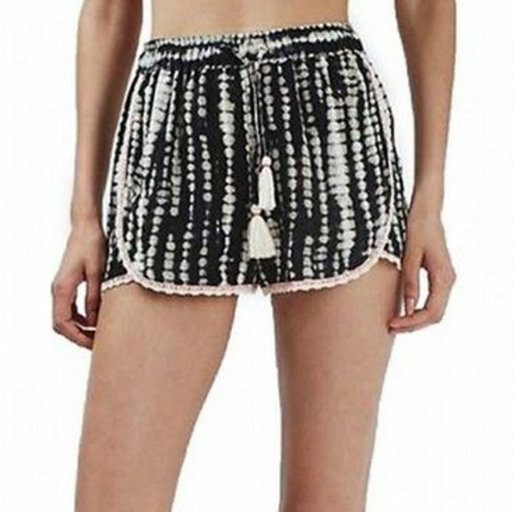 TOPSHOP Pants - 💕 TOPSHOP CROCHET TRIM TIE-DYE SHORTS